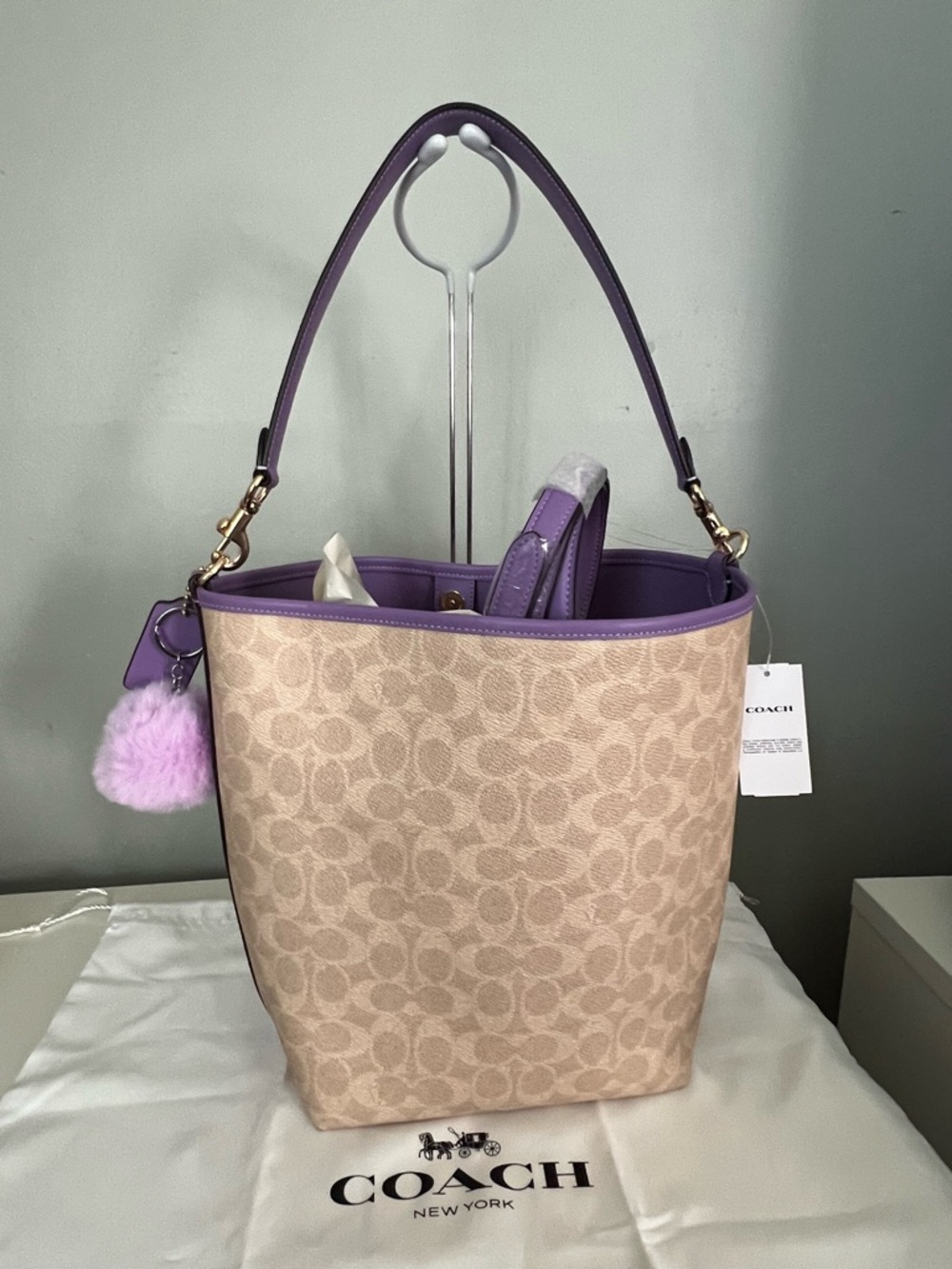 Coach City Large Bucket Bag In Signature Canvas - Picture 8 of 10